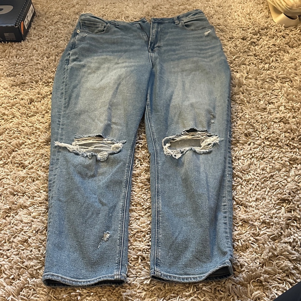 American Eagle Outfitters Light Blue Distressed Boyfriend Jeans